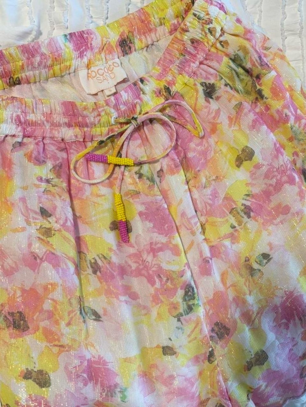 Rococo Sand Floral Shorts Pink Yellow Scalloped Hem Beaded Size Small Festival - Picture 8 of 8